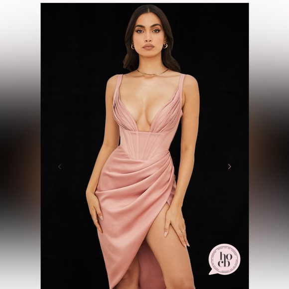 House of CB FAYE
Rose Satin Pleated Midi Dress size XS new without tags - Picture 4 of 8